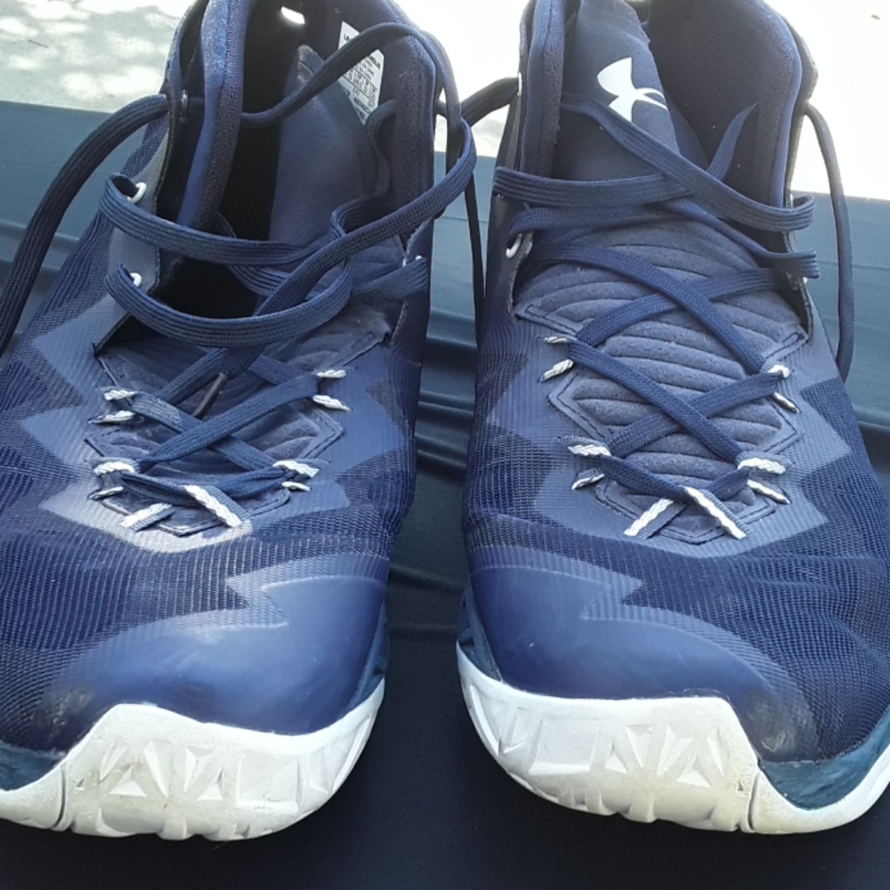 Under Armour size 14